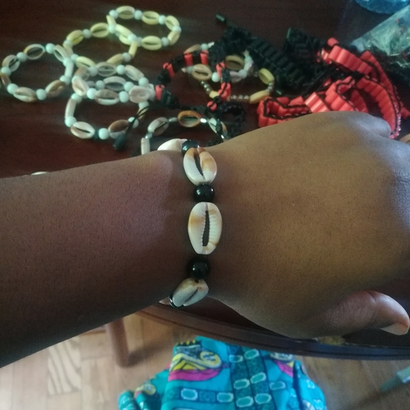 African bracelets - Picture 1 of 2